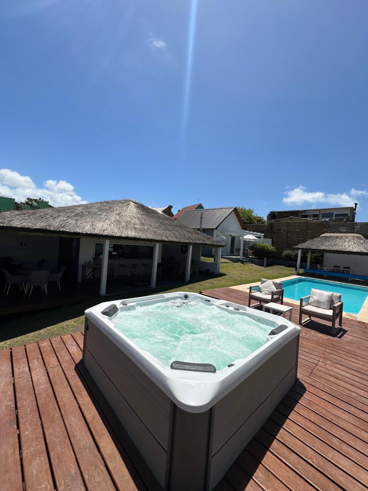 Kanaloah Lodge & Cabins Punta Del Diablo Exterior foto